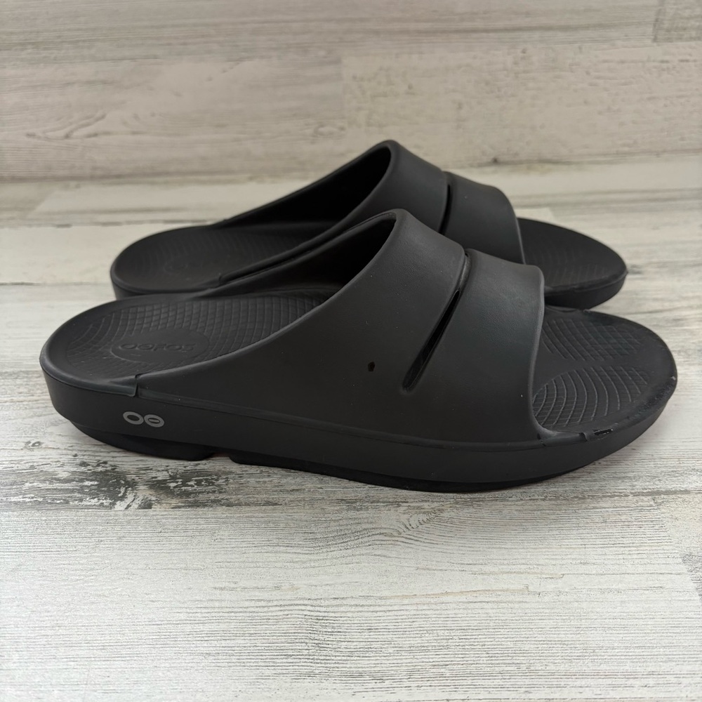 OOFOS Unisex OOAHH Slip On Recovery Sandals Men Size 8 Women’s Size 10 In Black